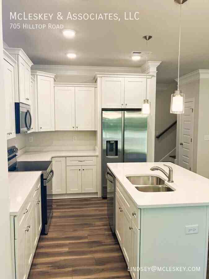 705 Hilltop Rd - Photo 5 of 46