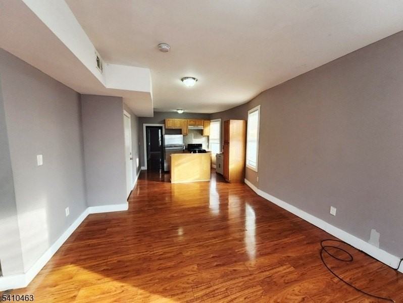 146 Hollywood Ave - Photo 4 of 22