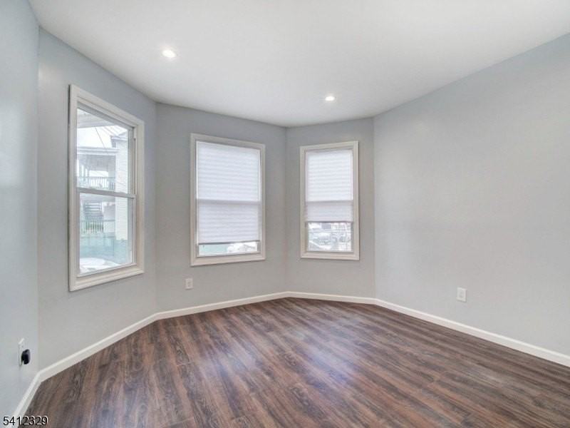 209 N 4th St - Photo 5 of 14