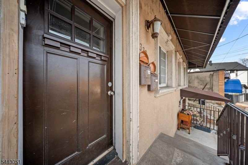 339 N 6th St - Photo 5 of 31