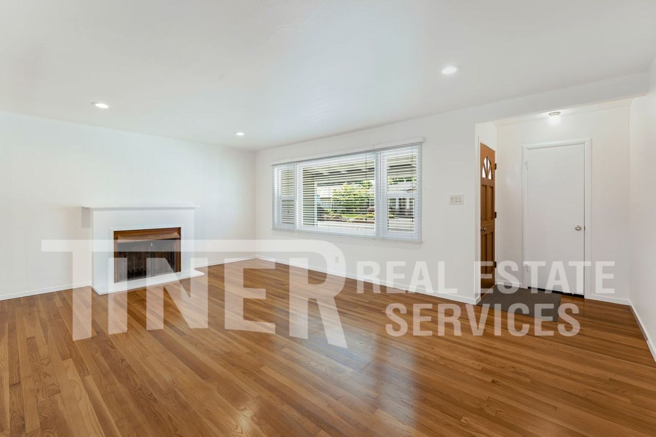 541 Sandburg Dr - Photo 2 of 24