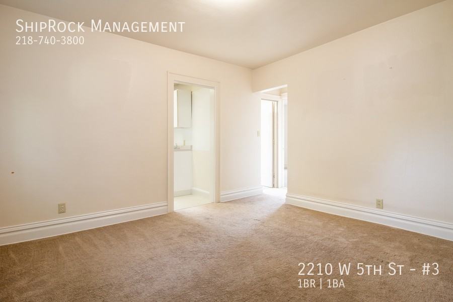 2210 W 5th St #3 - Photo 6 of 10