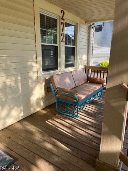 272 Lake Ave - Photo 4 of 47