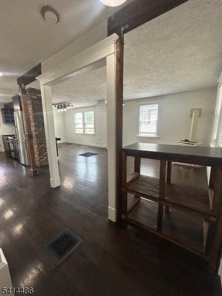 272 Lake Ave - Photo 5 of 47