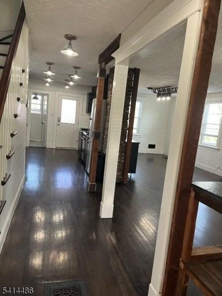 272 Lake Ave - Photo 6 of 47