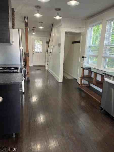272 Lake Ave - Photo 7 of 47