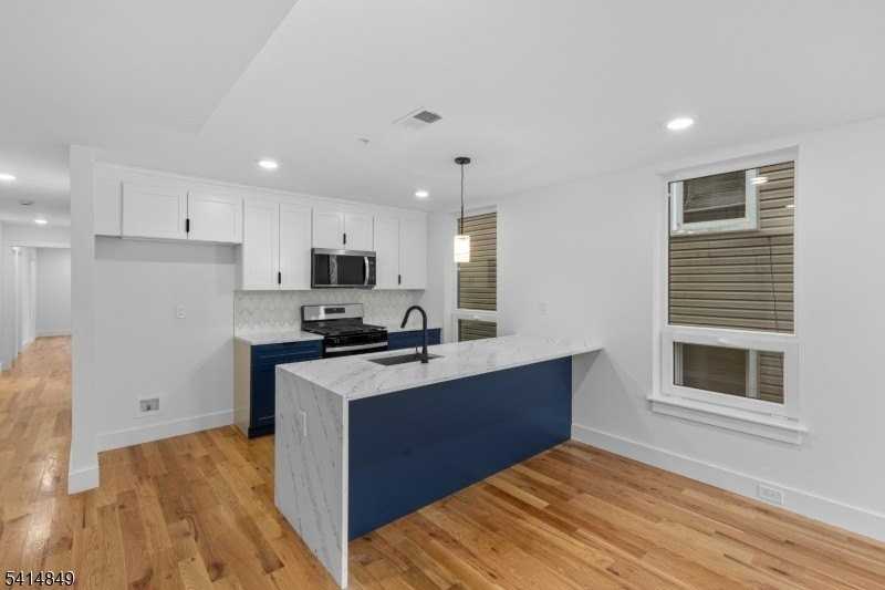37 S 7th St #2 - Photo 3 of 40