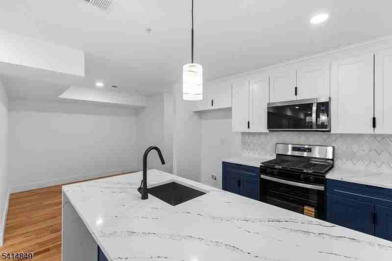37 S 7th St #2 - Photo 7 of 40