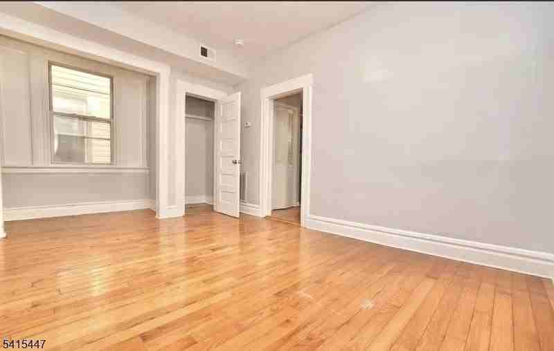 20 Stuyvesant Ave - Photo 5 of 15