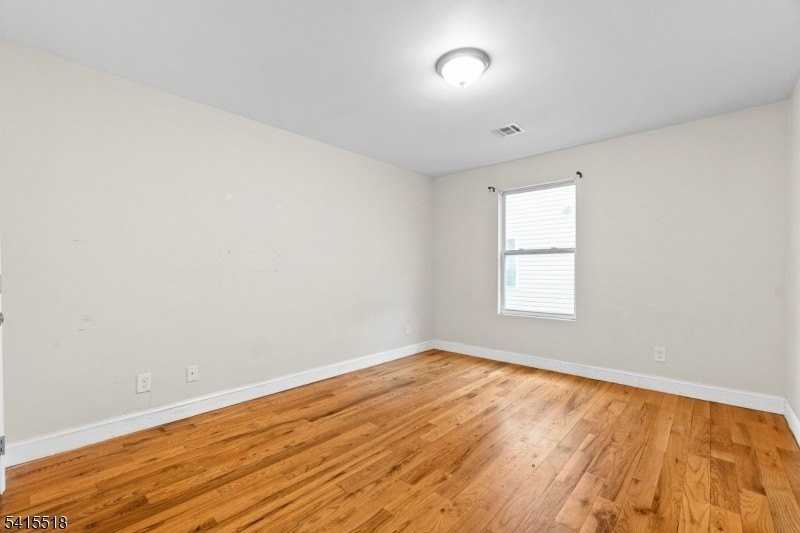280 S 20th St - Photo 5 of 18