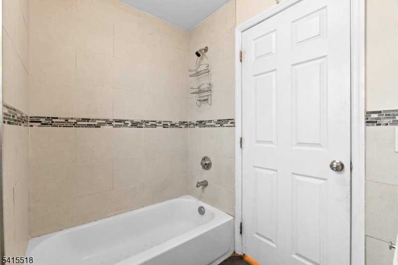 280 S 20th St - Photo 6 of 18