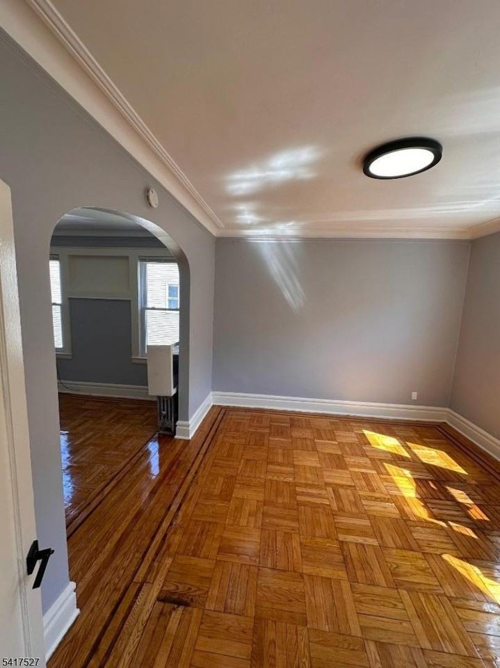 83 Aldine St #2R - Photo 3 of 20