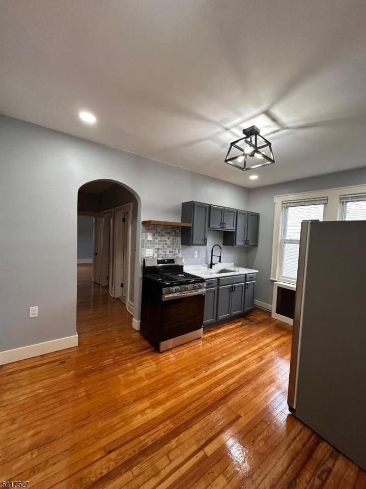 83 Aldine St #2R - Photo 6 of 20