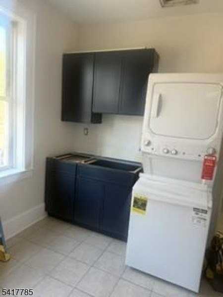 133 Grove St - Photo 2 of 6
