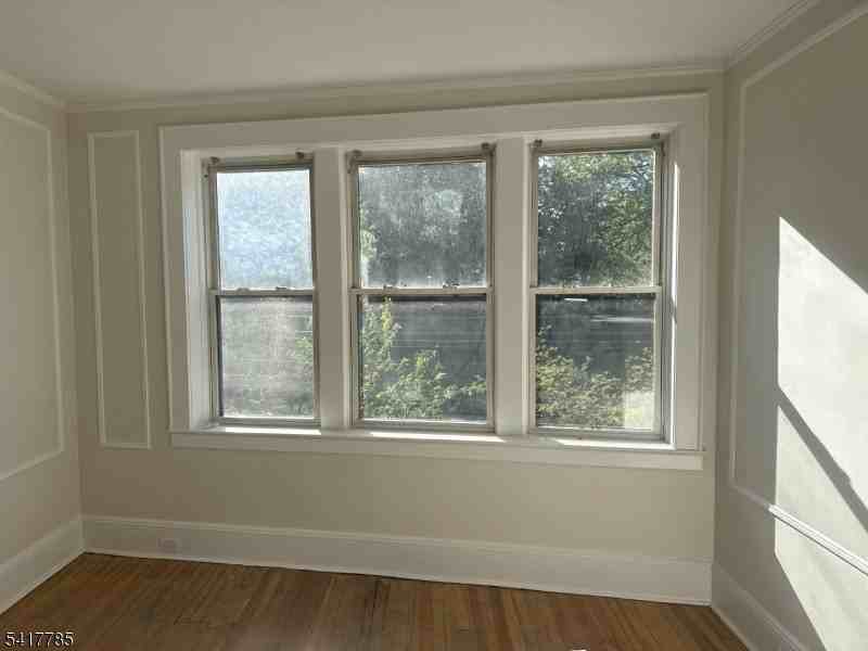 133 Grove St - Photo 4 of 6