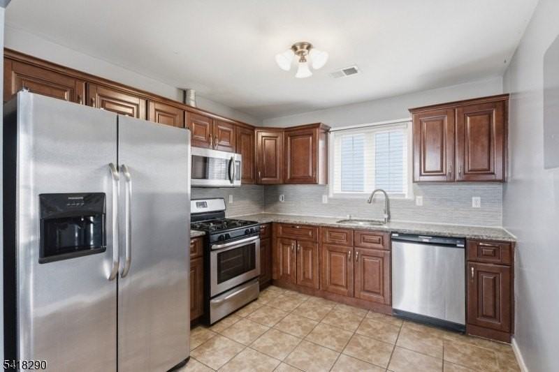 105 Peabody Pl - Photo 2 of 16