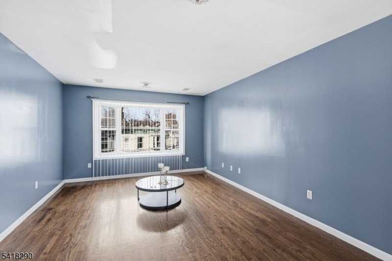105 Peabody Pl - Photo 5 of 16