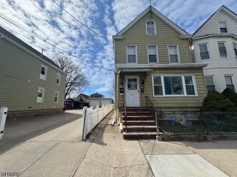16 Cutler St