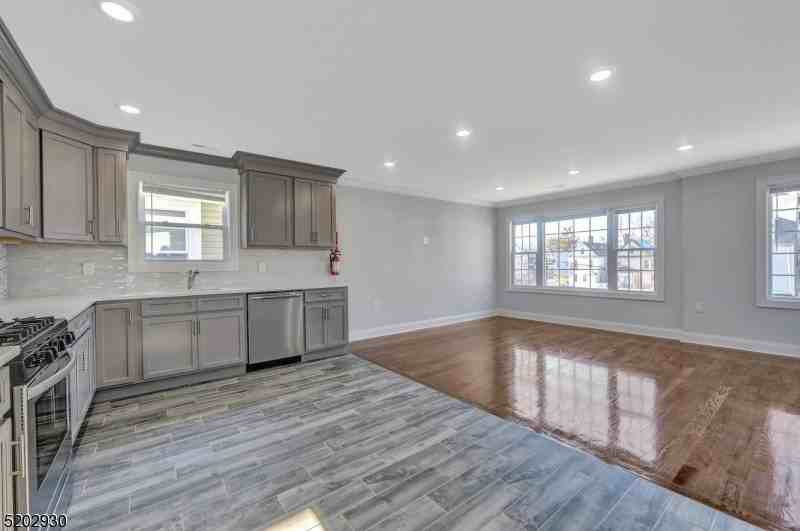 126 N 15th St #2 - Photo 2 of 20