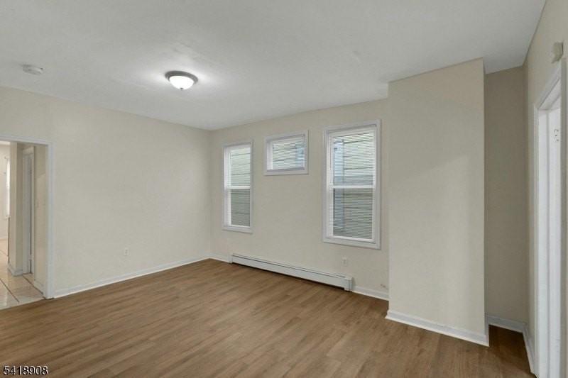 496 21st St #2 - Photo 5 of 14
