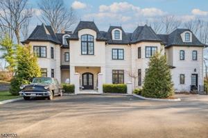 featured image of 6 Deer Trail Rd