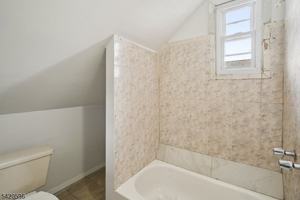 featured image of 904 2nd Ave #2