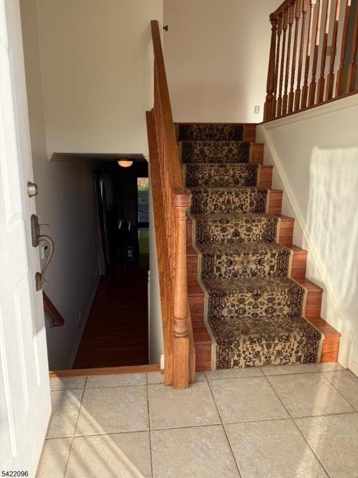 518 Downer St - Photo 3 of 37