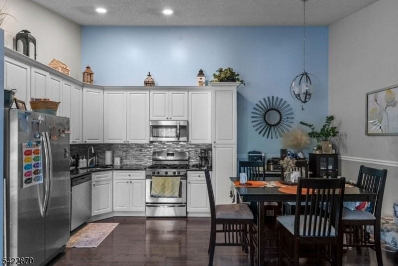 9 Ruby Ct - Photo 6 of 14