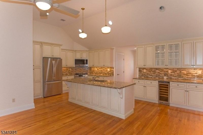 673 Glendale Rd - Photo 5 of 17
