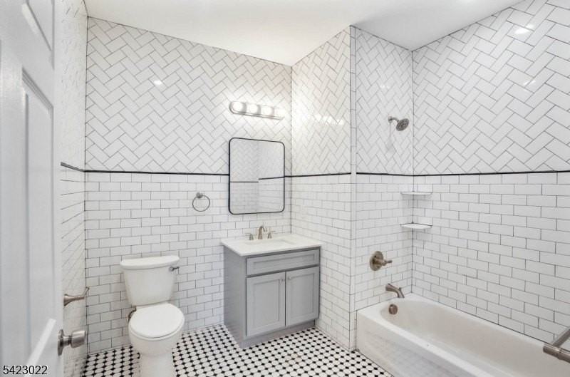 100 North Ave #3C - Photo 2 of 5