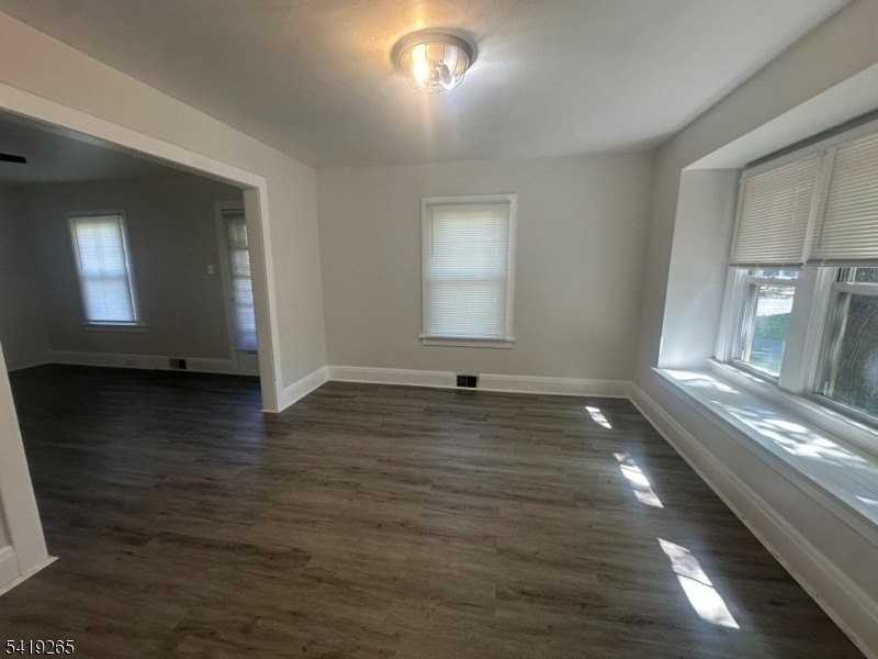 273 W Mount Pleasant Ave - Photo 5 of 18