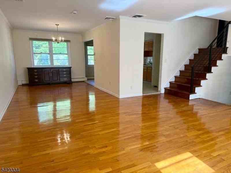 2 Eisenhower Rd - Photo 5 of 19