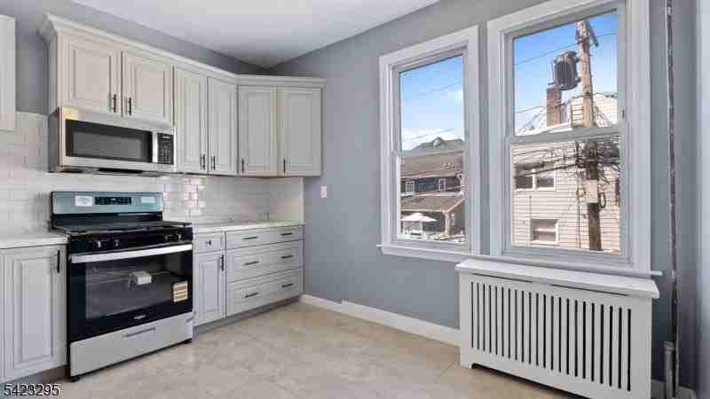 19 Newfield St - Photo 3 of 11
