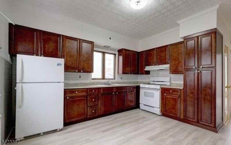 58 Westervelt Ave
