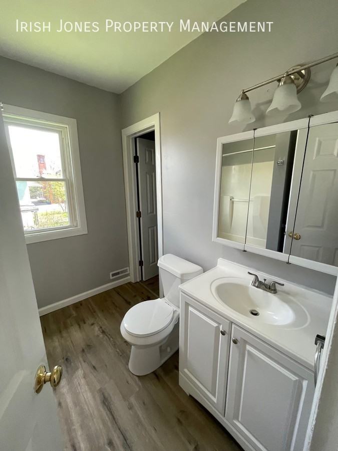 529 Winslow Ave - Photo 5 of 9