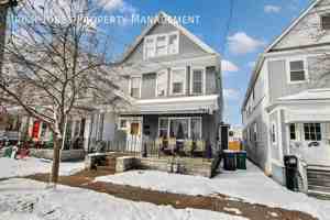 featured image of 26 Bolton Pl #LOWER
