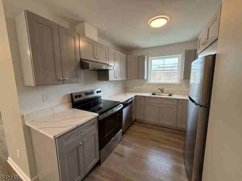 237 Main St - Photo 5 of 15