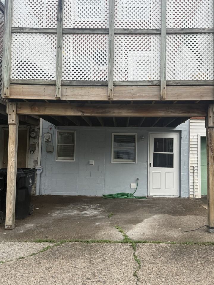 2424 Berryhill St #NA - Photo 2 of 6