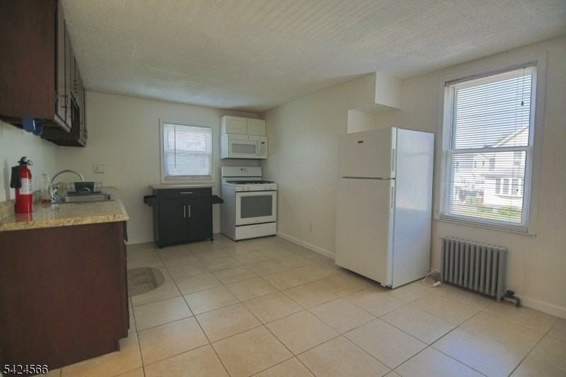 433 Ainsworth St - Photo 5 of 11