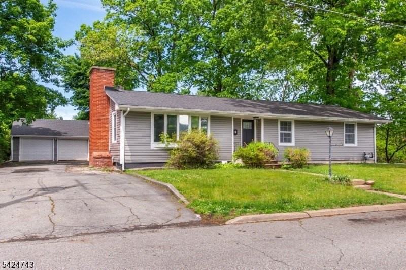 8 Wilcox Ave - Photo 3 of 24