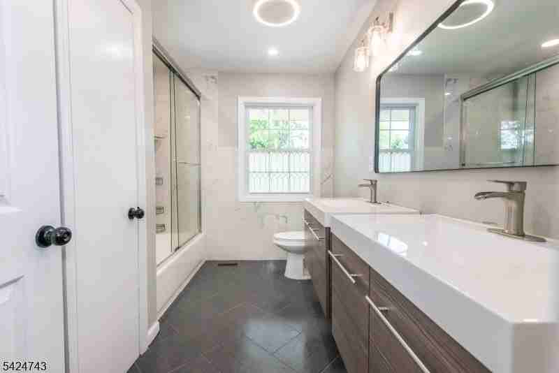 8 Wilcox Ave - Photo 7 of 24