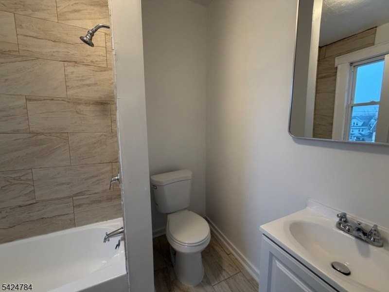 205 Chancellor Ave #3 - Photo 6 of 6