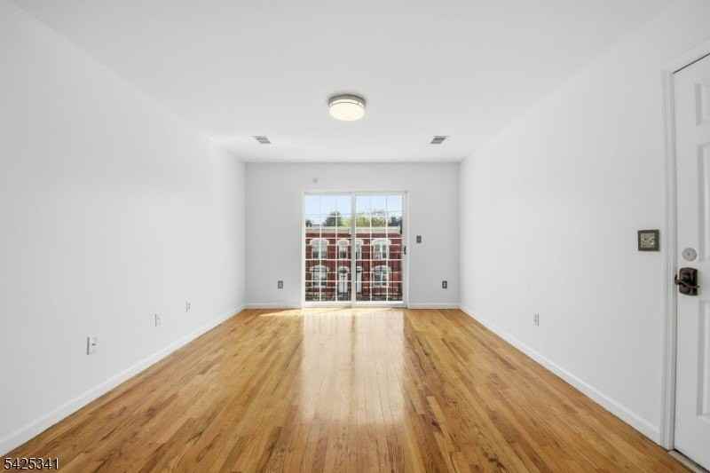 20 Wakeman Ave - Photo 2 of 21