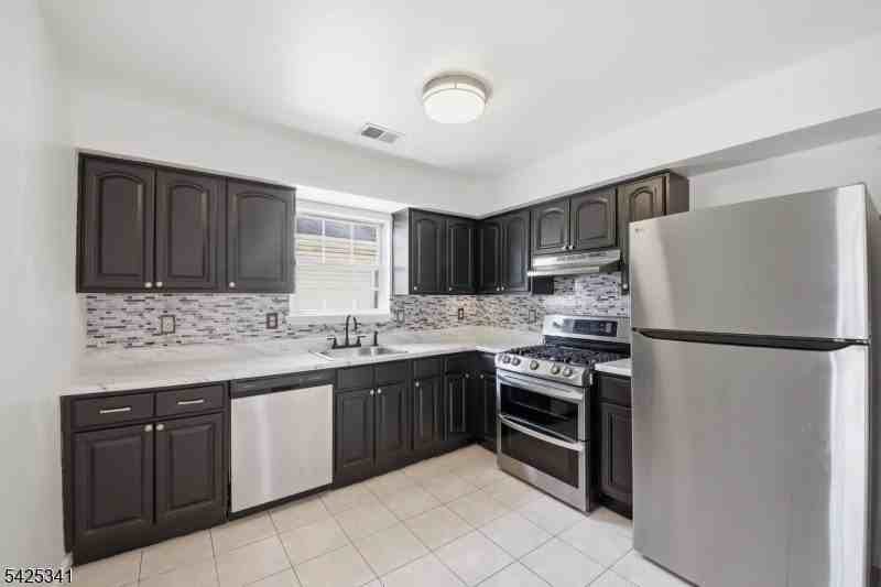 20 Wakeman Ave - Photo 7 of 21