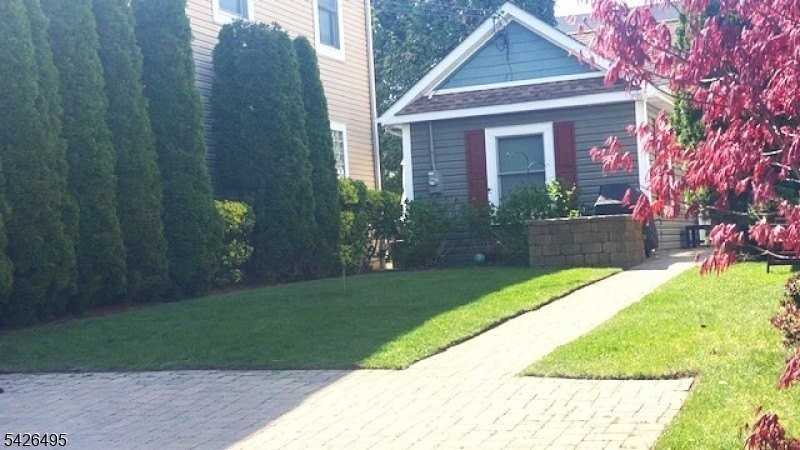 217 Newark Ave - Photo 4 of 30