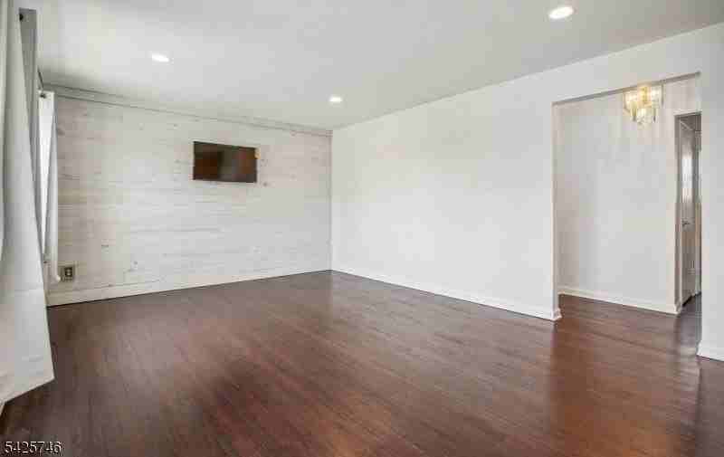 604 Chestnut St Apt G - Photo 4 of 12