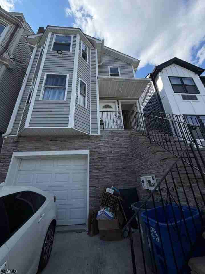 171 N 4th St - Photo 2 of 12