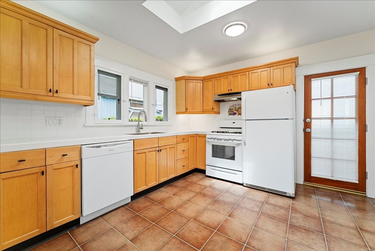 647 California Ave #647 - Photo 4 of 24