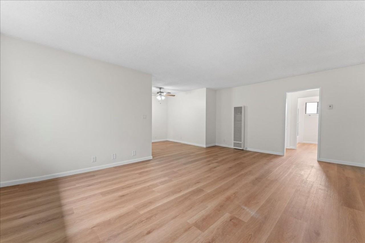 1437 E Windsor Rd #07 - Photo 2 of 18