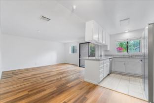 144 N Michigan Ave #06 - Photo 1 of 1